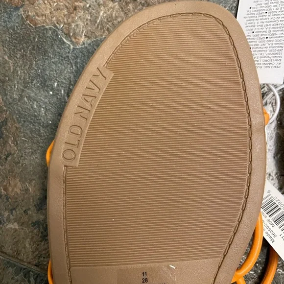 !NWT! Old Navy women’s faux leather sandals size 11 - Picture 8 of 8